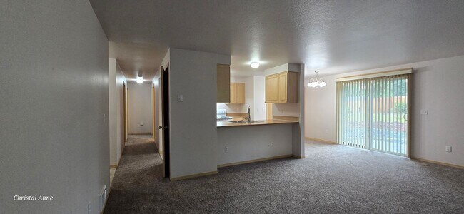 Building Photo - 3 Bedroom 2 bath in Lake Limerick