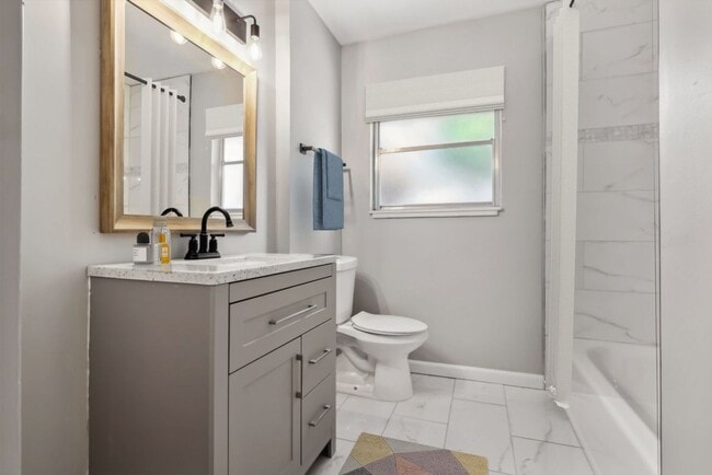 Building Photo - Newly remodeled ranch style home