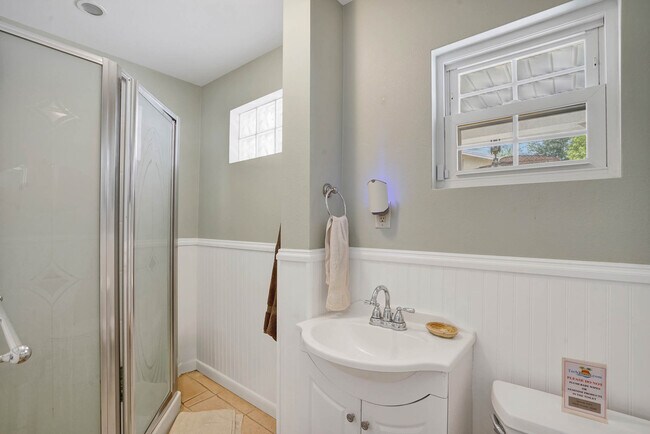 Building Photo - 1826 58th St S