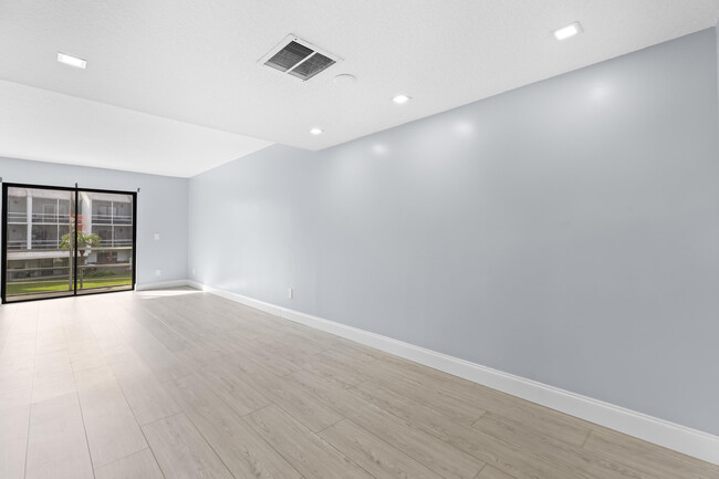 Building Photo - 1300 Seaway Dr