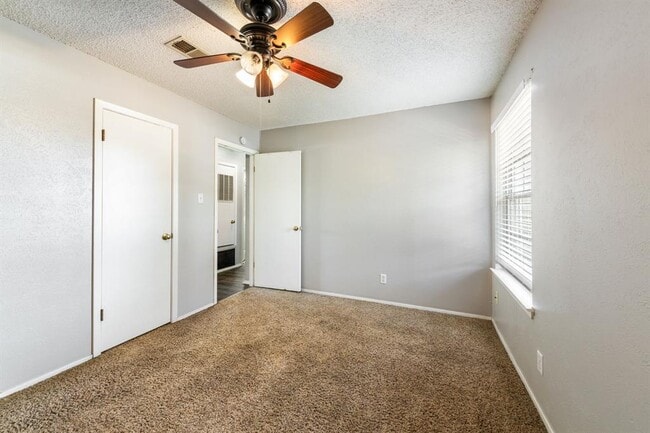 Building Photo - 1202 Wroxton Way