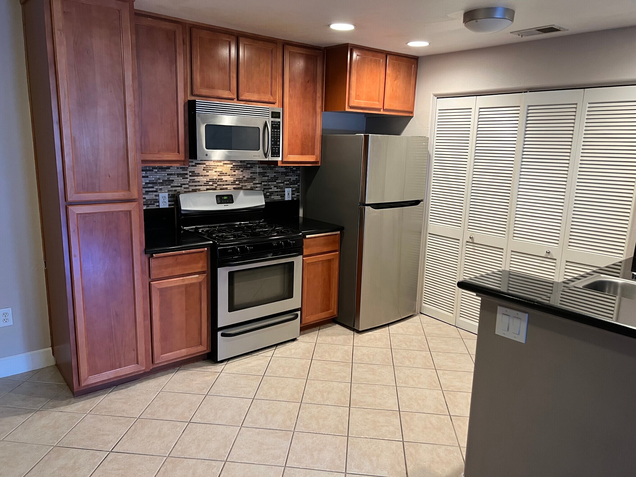 Building Photo - 1501 Secret Ravine Pky