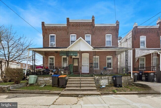 Building Photo - 13 E 21st St