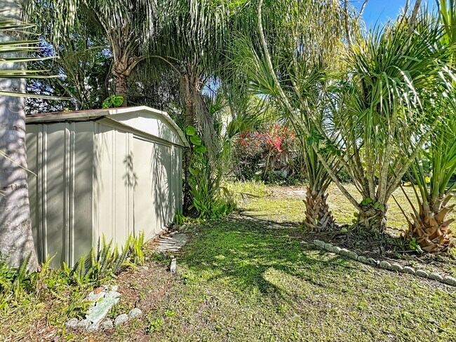 Building Photo - 1706 Cambridge Dr