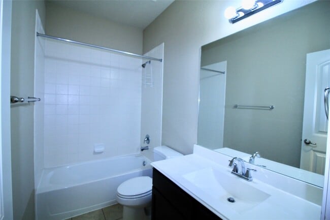 Building Photo - 25311 Saddlebrook Ranch Dr