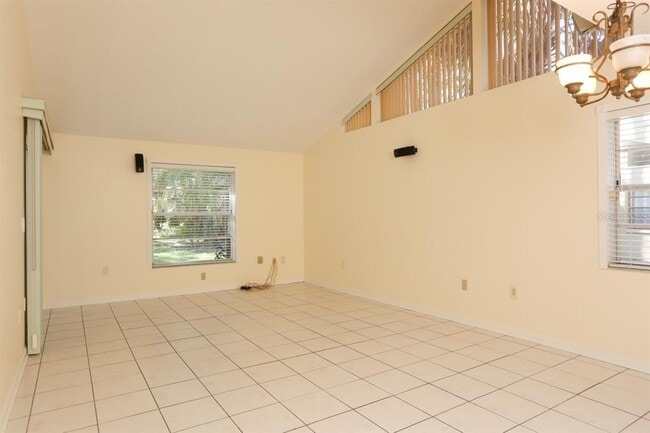 Building Photo - 4755 Village Garden Dr