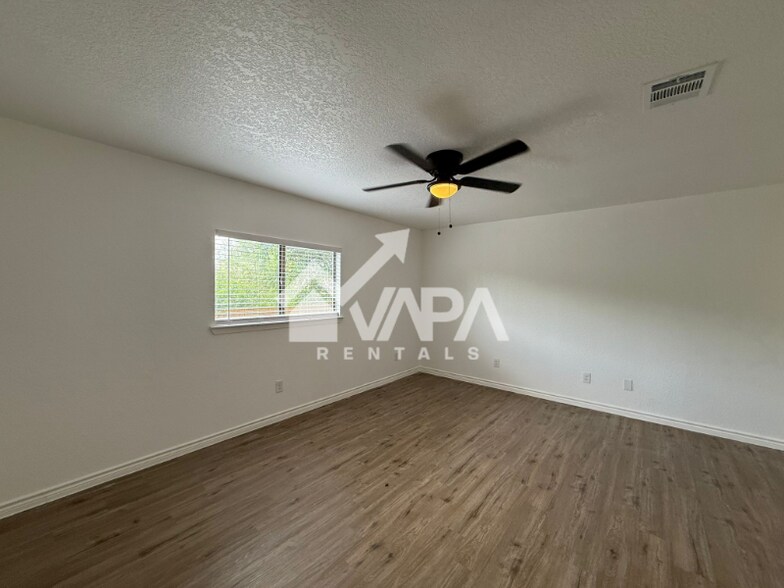 Building Photo - 4455 Sherwood Way
