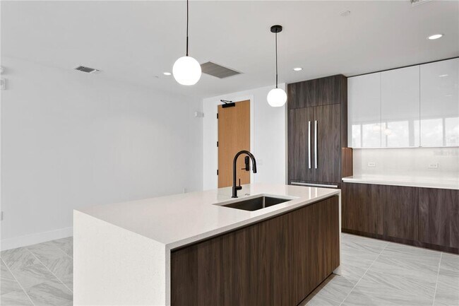 Building Photo - 777 3rd Ave N