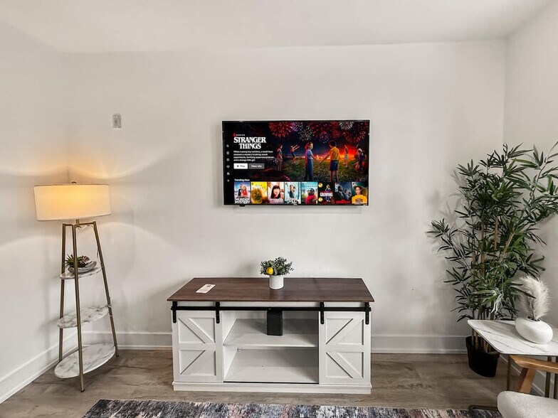 Building Photo - 1214 N American St