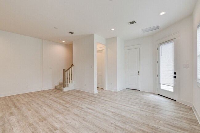 Building Photo - 2539 Judiway St
