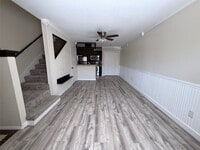 Building Photo - 2110 Wilcrest Dr