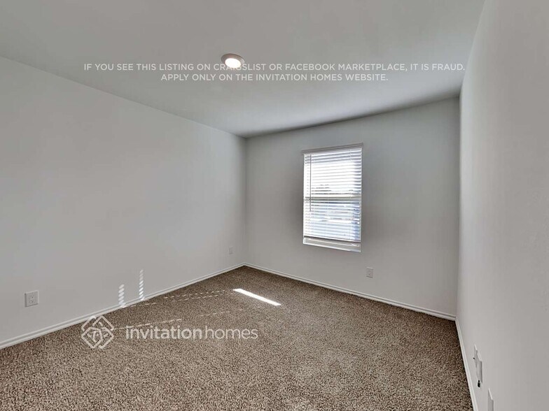 Building Photo - 24043 Mustang Run Dr