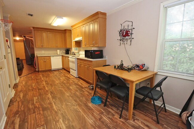 Building Photo - PRE-LEASING FOR AUGUST 2025! 4 Bedroom, 2 ...