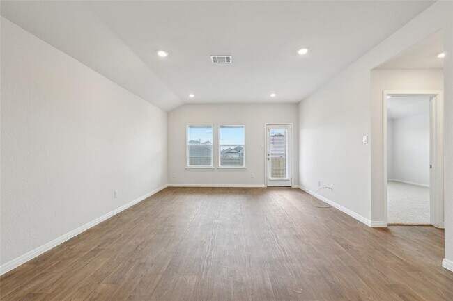 Building Photo - 528 Evergreen Sumac Lp