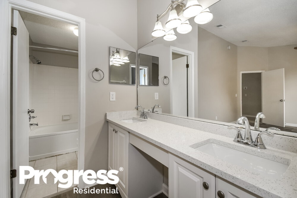 Building Photo - 8026 Fleur De Lis Dr