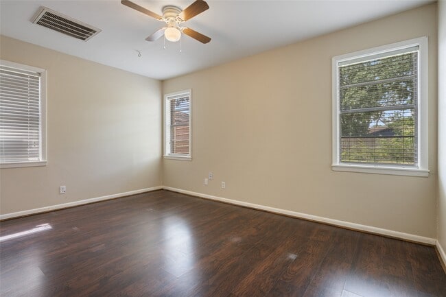 Building Photo - 3808 Avenue O