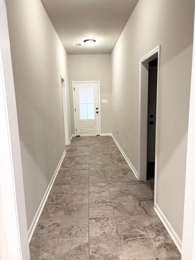 Building Photo - 5037 Park Shore Dr