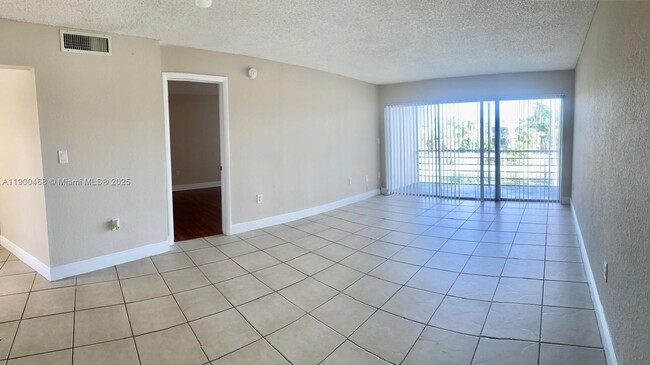 Building Photo - 4235 N University Dr