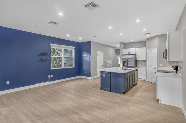 Building Photo - 2126 Crystal Bell St