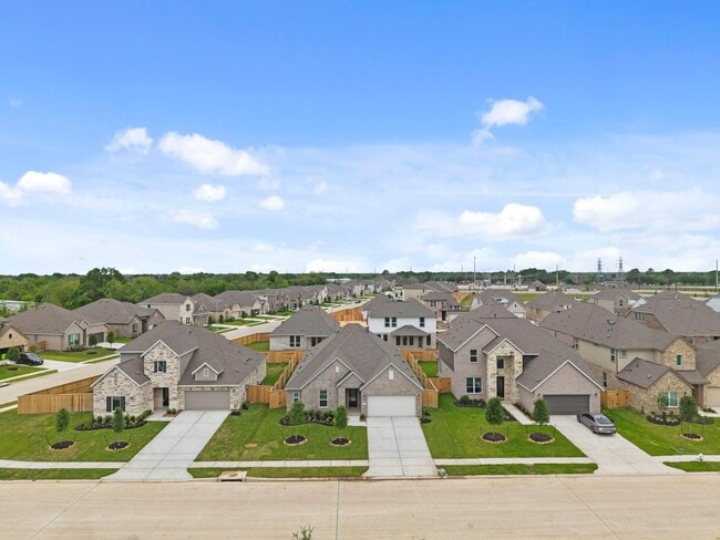 Building Photo - 2716 Pne Blf Dr