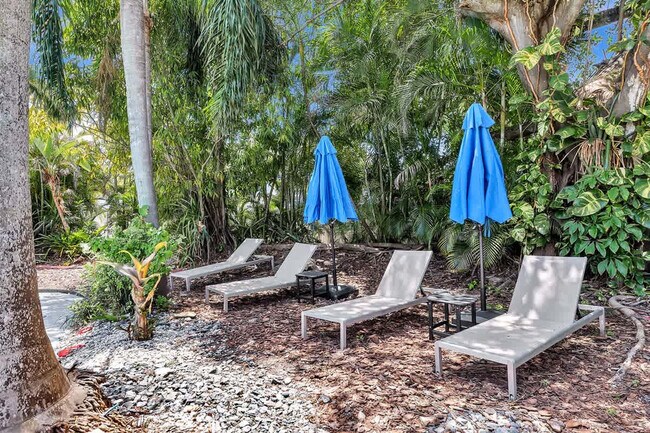 Building Photo - 1568 NE 35th St