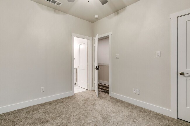 Building Photo - 3147 Forest Park Blvd