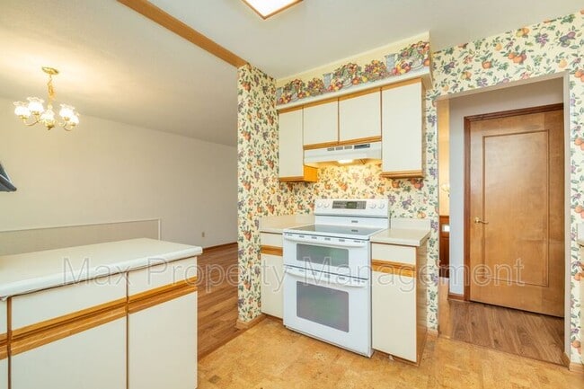 Building Photo - 5315 Merced St