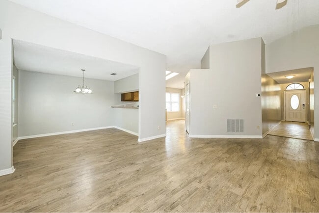 Building Photo - 1371 High Plains Dr W