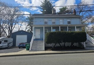 Building Photo - 49 Beacon St