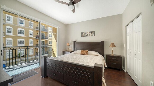 Building Photo - 1064 N Tamiami Trl