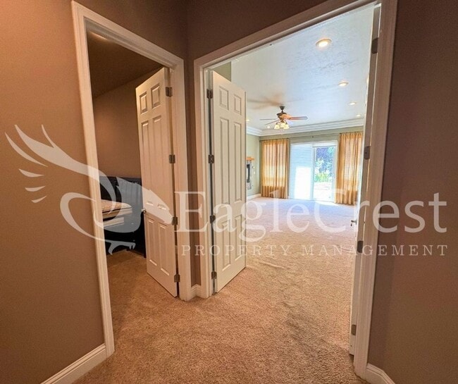 Building Photo - 44 Vinehill Dr