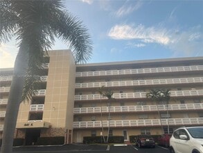 Building Photo - 441 SE 3rd St