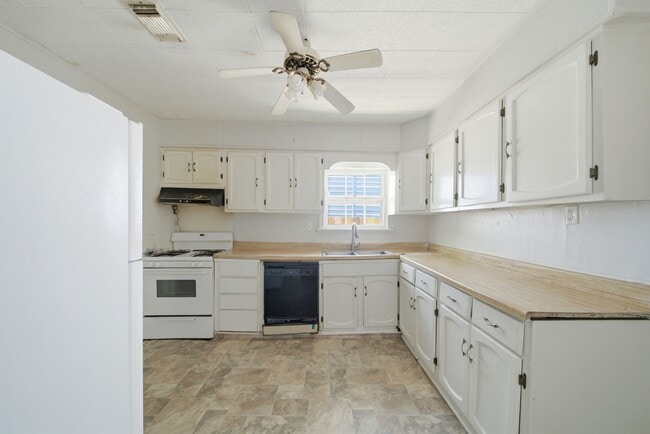 Building Photo - 410 Live Oak St