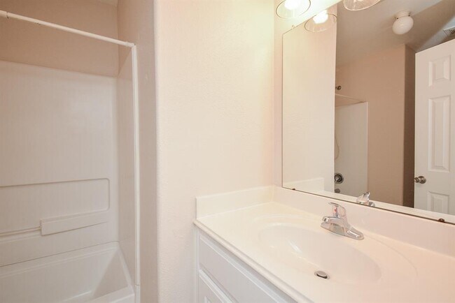 Building Photo - 29031 Rio Grande River Dr