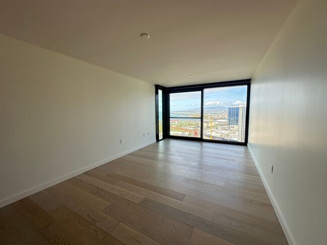 Building Photo - Victoria Place #3507