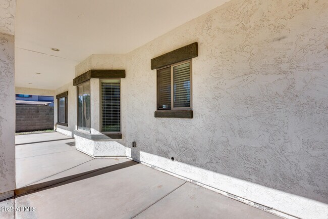 Building Photo - 17435 W Saguaro Ln