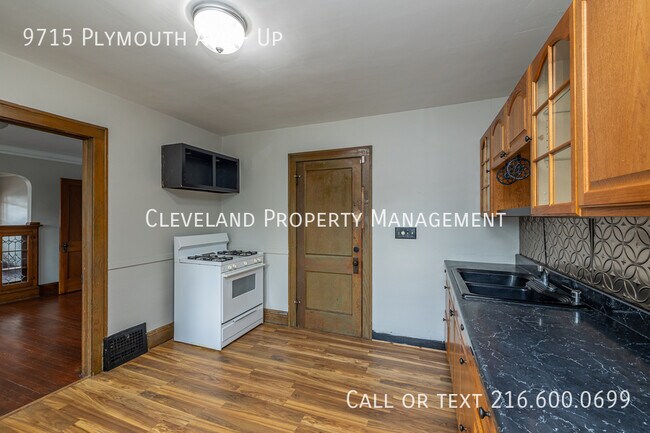 Building Photo - 9715 Plymouth Ave