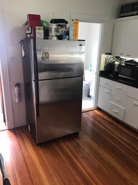 Building Photo - 19 Warner St