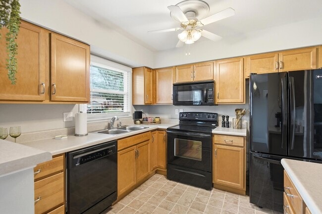 Building Photo - 2609 Wee Wynd