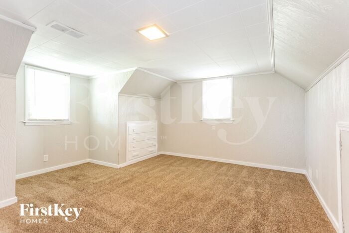 Building Photo - 14448 Kilbourn Ave