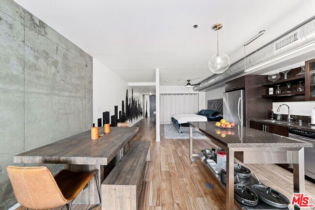 Building Photo - 1111 S Grand Ave