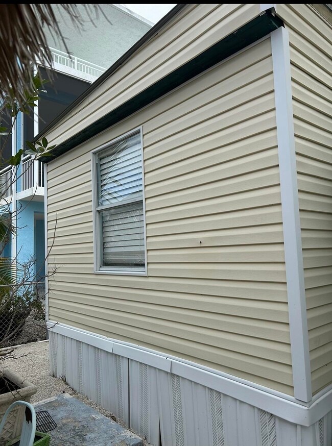 Building Photo - 343 Vaca Rd