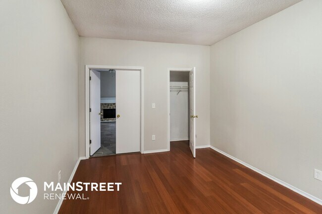 Building Photo - 2031 Great Oaks Ct