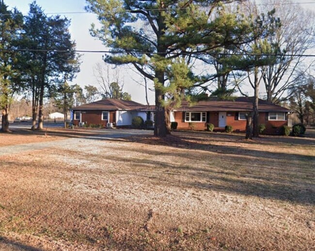 Building Photo - 4115 Williams Dairy Rd