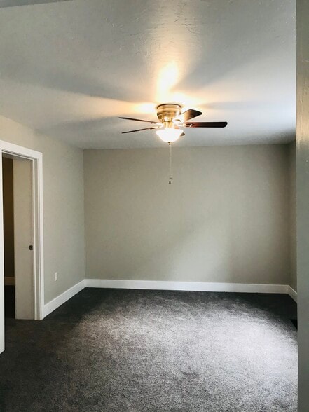 Living room - 119 E Main St