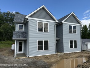 Building Photo - 1058 Lakeland Dr
