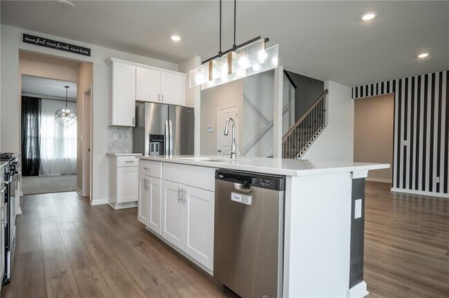 Building Photo - 13 Westerly Sta