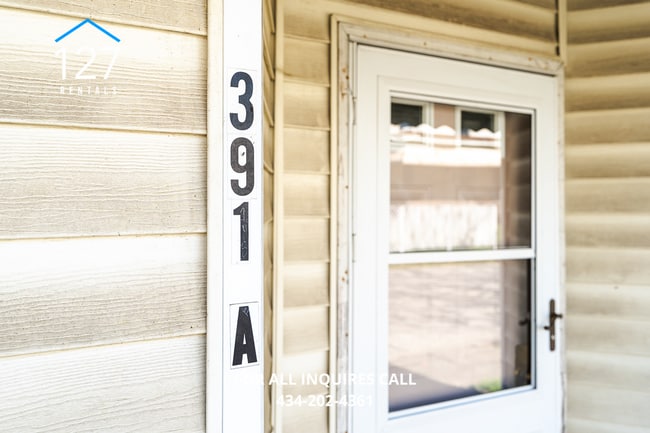 Building Photo - Charming Renovated 1-Bedroom Apartment in Madison Heights!