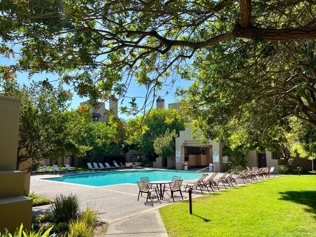 Building Photo - Working from home? This town home has a huge office area and large primary suite... plus a second...