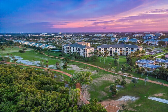 Building Photo - 275 Palm Ave